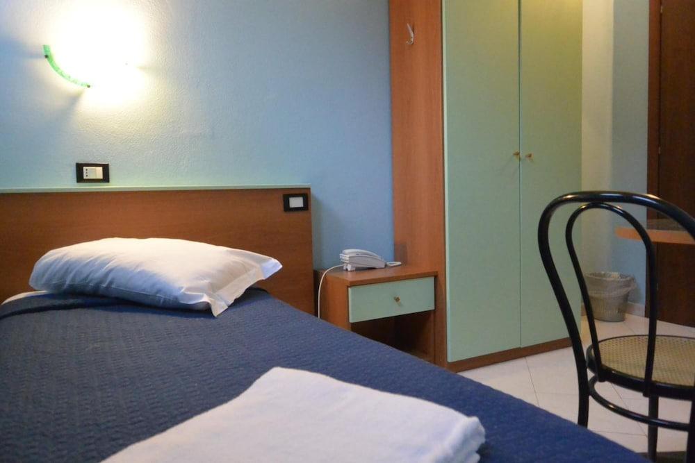 Hotel Mercurio Milaan Buitenkant foto