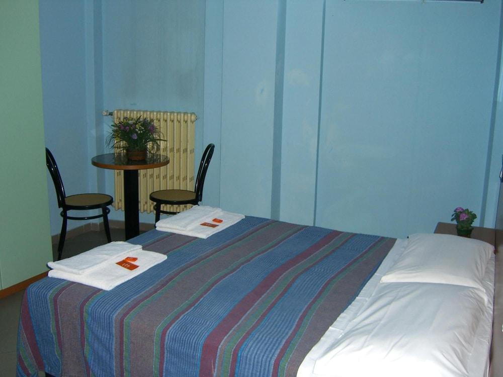 Hotel Mercurio Milaan Buitenkant foto