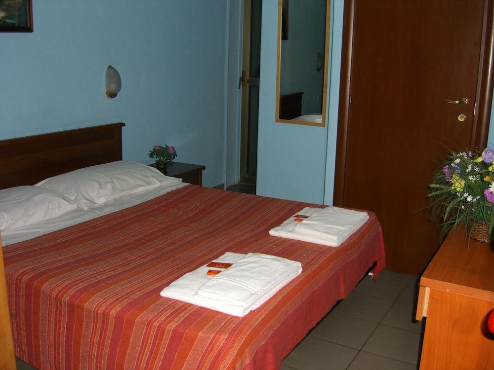 Hotel Mercurio Milaan Buitenkant foto