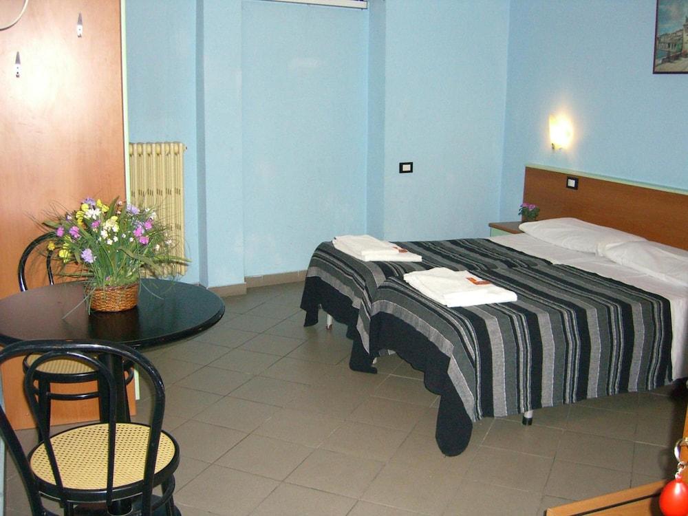 Hotel Mercurio Milaan Buitenkant foto