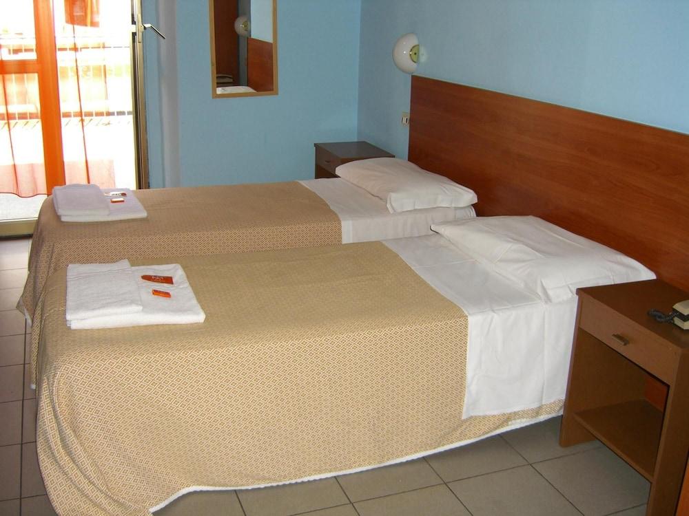 Hotel Mercurio Milaan Buitenkant foto